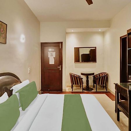 Fabexpress Lloyd House Hotel Ню Делхи Екстериор снимка
