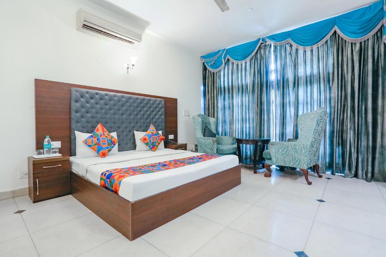 Fabexpress Lloyd House Hotel Ню Делхи Екстериор снимка
