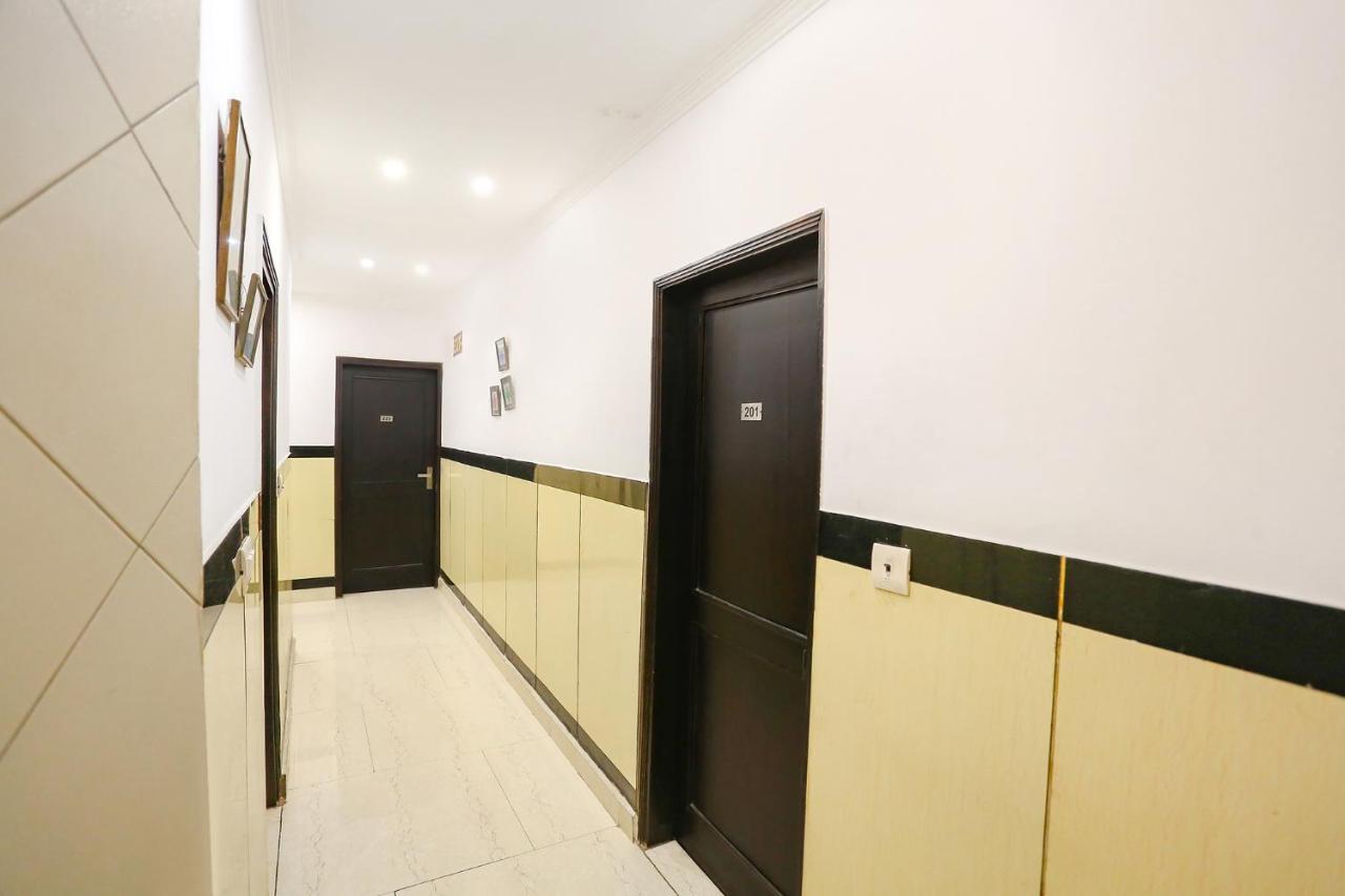 Fabexpress Lloyd House Hotel Ню Делхи Екстериор снимка