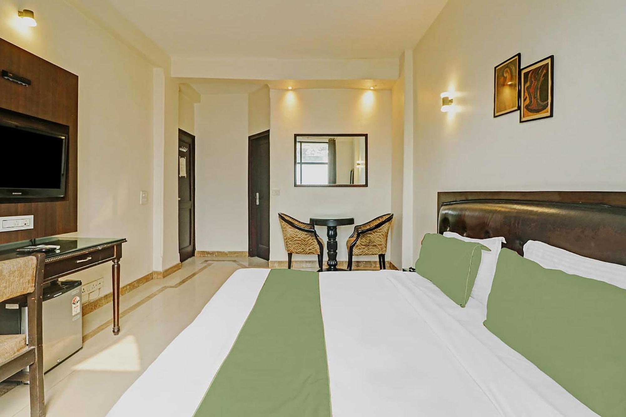 Fabexpress Lloyd House Hotel Ню Делхи Екстериор снимка