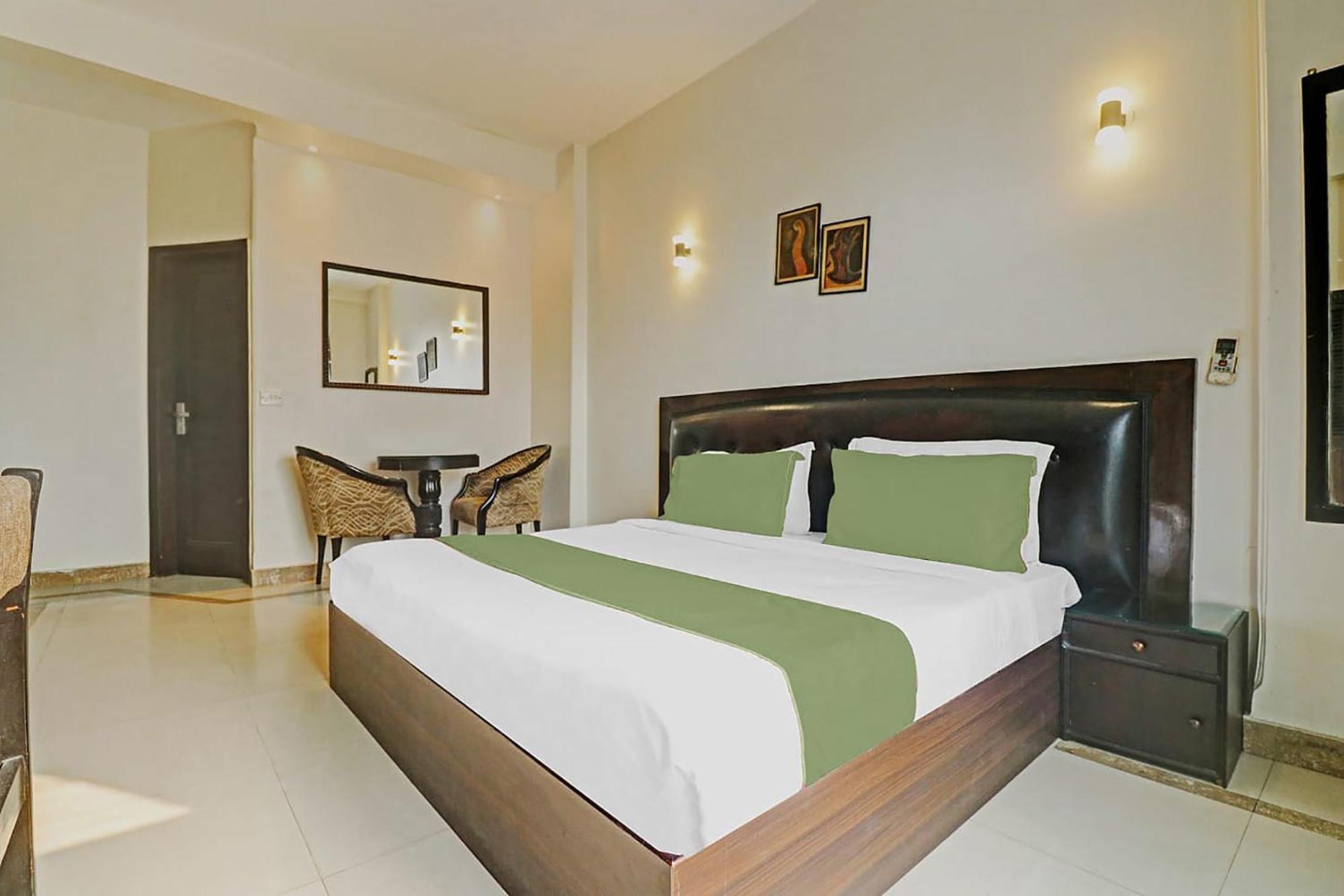Fabexpress Lloyd House Hotel Ню Делхи Екстериор снимка