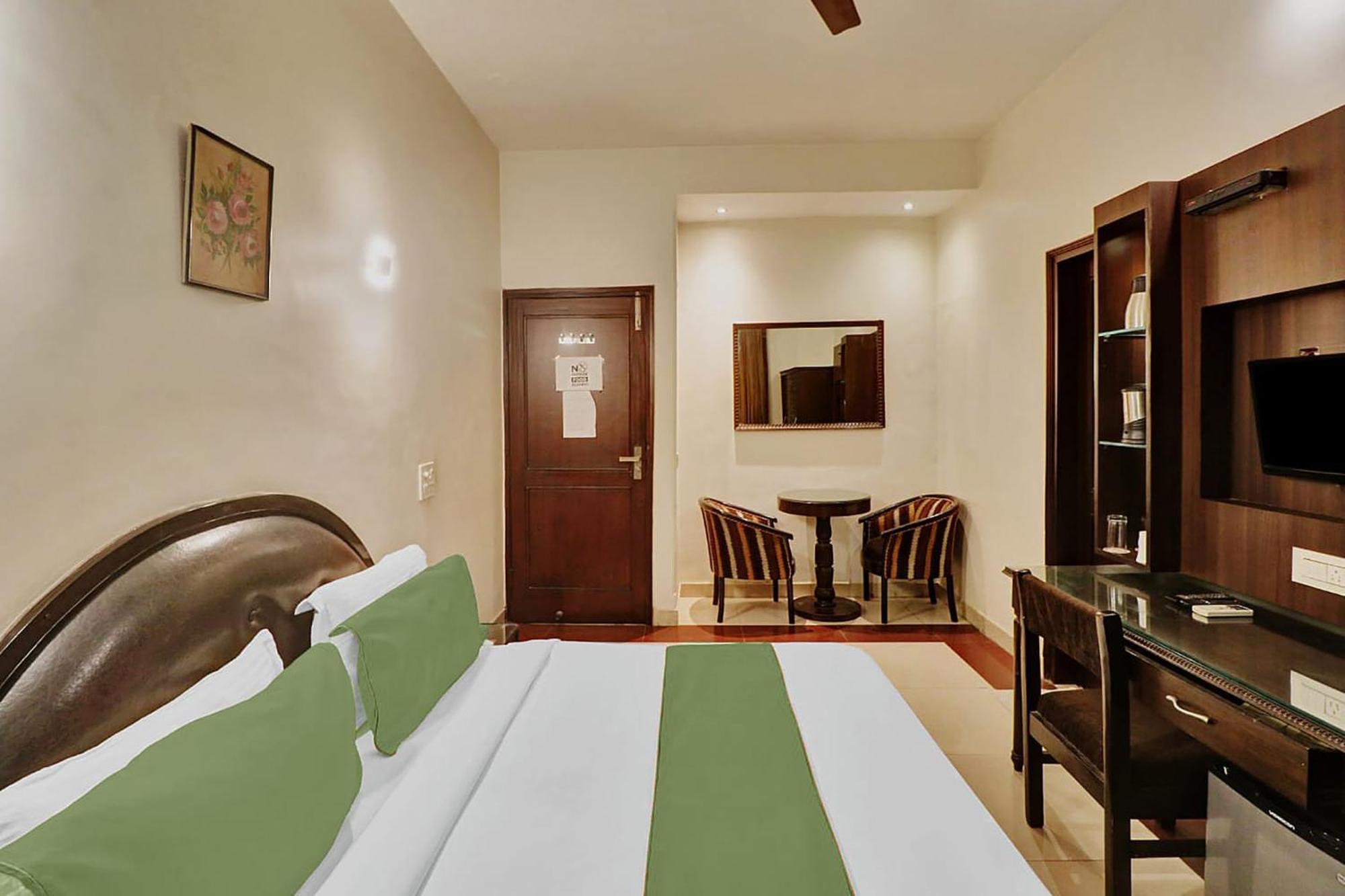 Fabexpress Lloyd House Hotel Ню Делхи Екстериор снимка